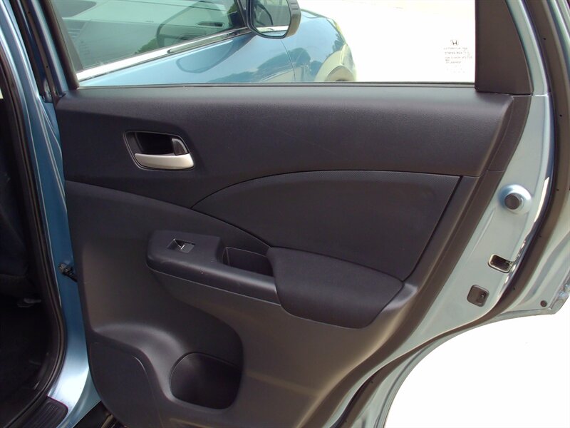 2014 Honda CR-V LX - Photo 18 - Pleasant Valley, MO 64068