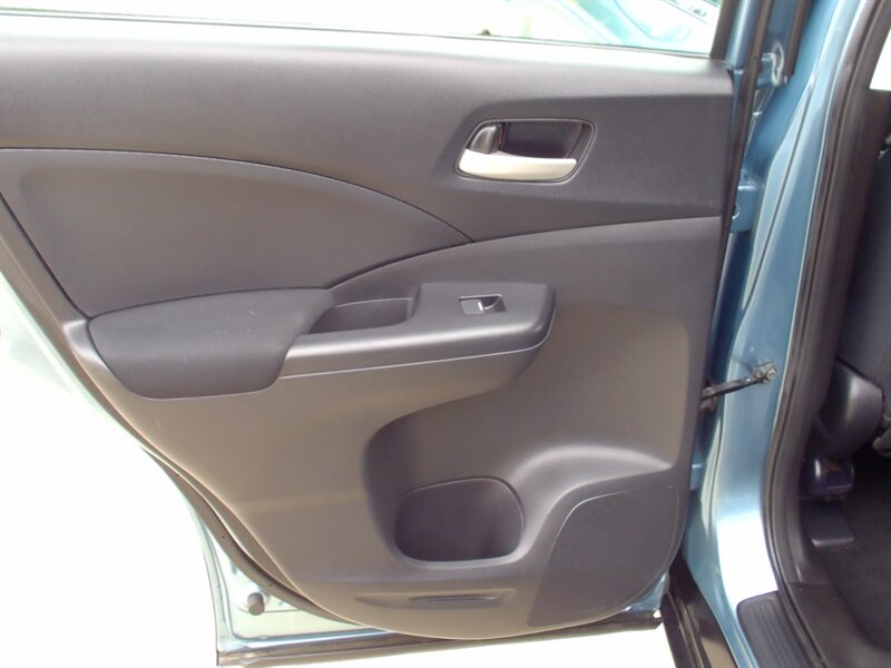 2014 Honda CR-V LX - Photo 13 - Pleasant Valley, MO 64068