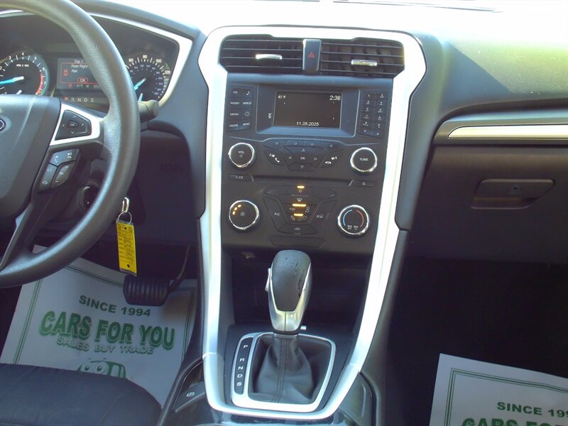 2016 Ford Fusion SE   - Photo 19 - Pleasant Valley, MO 64068