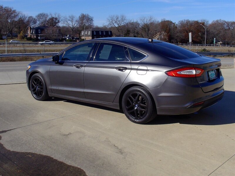 2016 Ford Fusion SE   - Photo 7 - Pleasant Valley, MO 64068