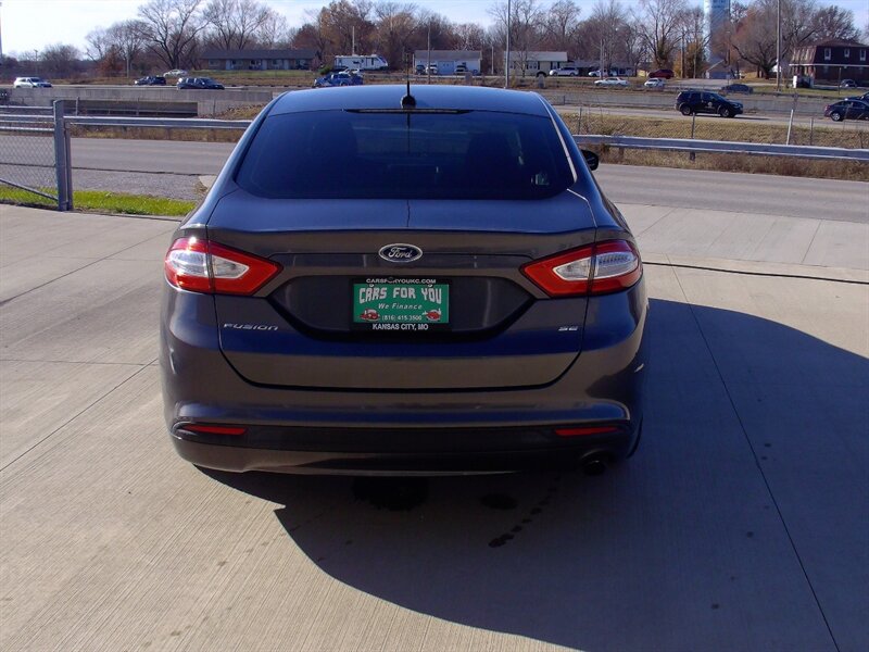 2016 Ford Fusion SE   - Photo 6 - Pleasant Valley, MO 64068
