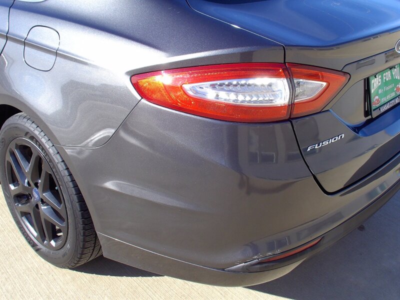 2016 Ford Fusion SE   - Photo 22 - Pleasant Valley, MO 64068