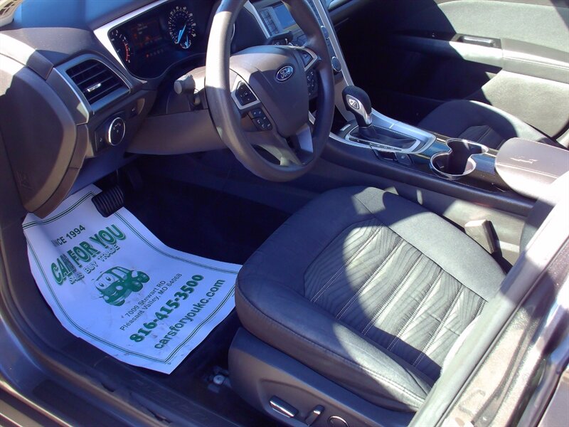 2016 Ford Fusion SE   - Photo 9 - Pleasant Valley, MO 64068