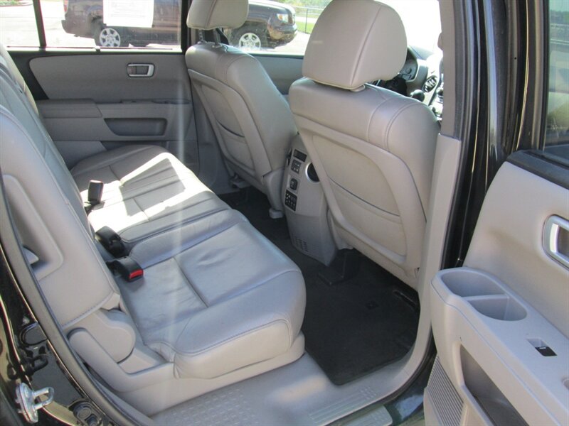 2012 Honda Pilot Touring   - Photo 18 - Pleasant Valley, MO 64068