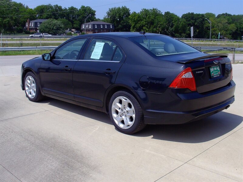 2011 Ford Fusion SE   - Photo 7 - Pleasant Valley, MO 64068