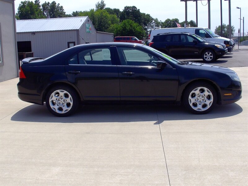 2011 Ford Fusion SE   - Photo 4 - Pleasant Valley, MO 64068