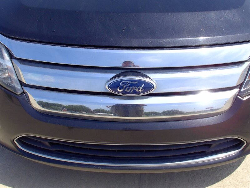 2011 Ford Fusion SE   - Photo 28 - Pleasant Valley, MO 64068