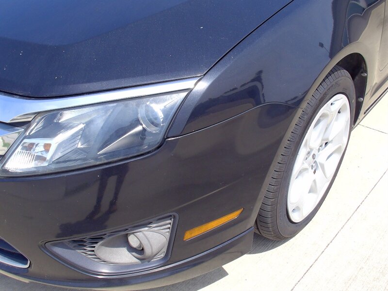 2011 Ford Fusion SE   - Photo 27 - Pleasant Valley, MO 64068