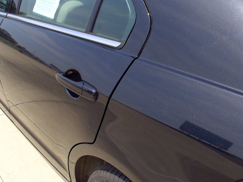 2011 Ford Fusion SE   - Photo 24 - Pleasant Valley, MO 64068