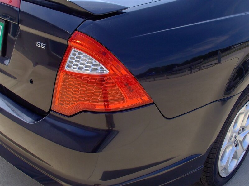 2011 Ford Fusion SE   - Photo 34 - Pleasant Valley, MO 64068