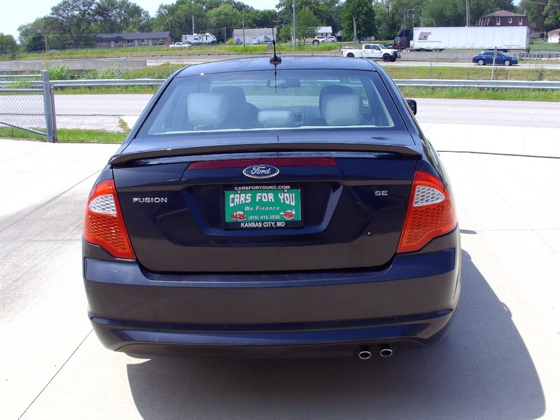 2011 Ford Fusion SE   - Photo 6 - Pleasant Valley, MO 64068