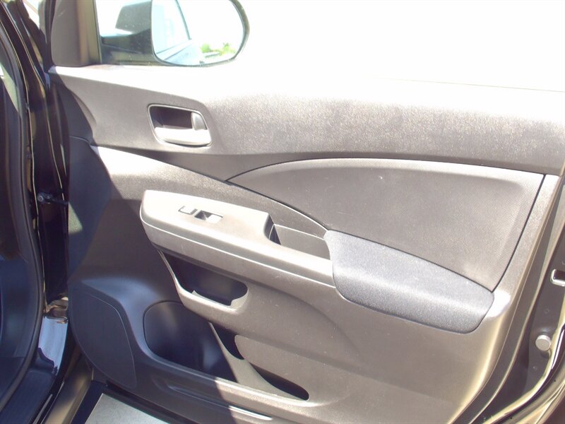 2015 Honda CR-V LX - Photo 16 - Pleasant Valley, MO 64068