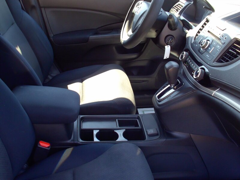 2015 Honda CR-V LX - Photo 15 - Pleasant Valley, MO 64068