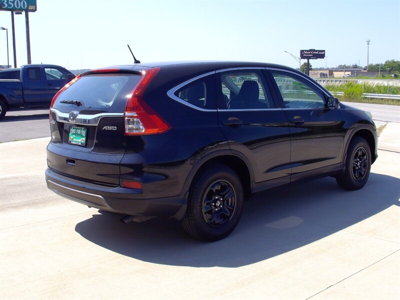 2015 Honda CR-V LX - Photo 5 - Pleasant Valley, MO 64068