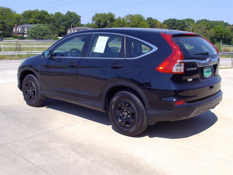 2015 Honda CR-V LX - Photo 7 - Pleasant Valley, MO 64068