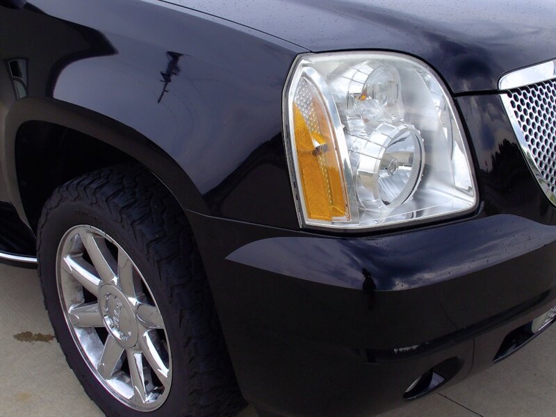 2012 GMC Yukon Denali   - Photo 32 - Pleasant Valley, MO 64068