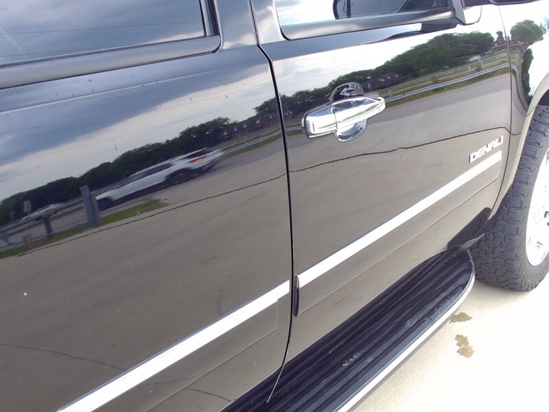 2012 GMC Yukon Denali   - Photo 34 - Pleasant Valley, MO 64068