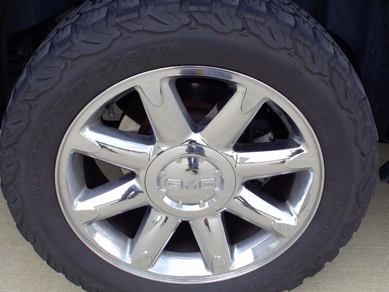 2012 GMC Yukon Denali   - Photo 37 - Pleasant Valley, MO 64068