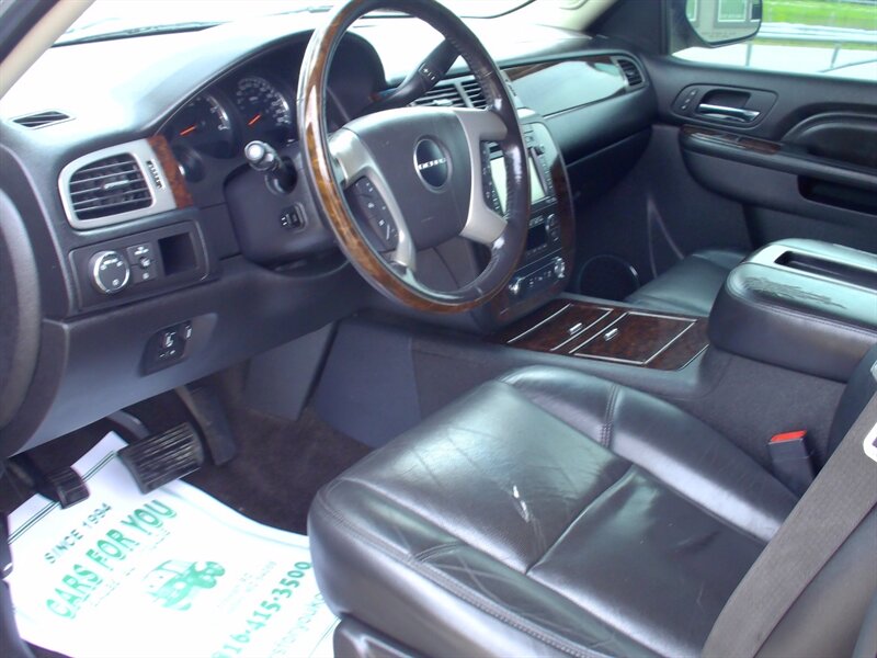 2012 GMC Yukon Denali   - Photo 9 - Pleasant Valley, MO 64068