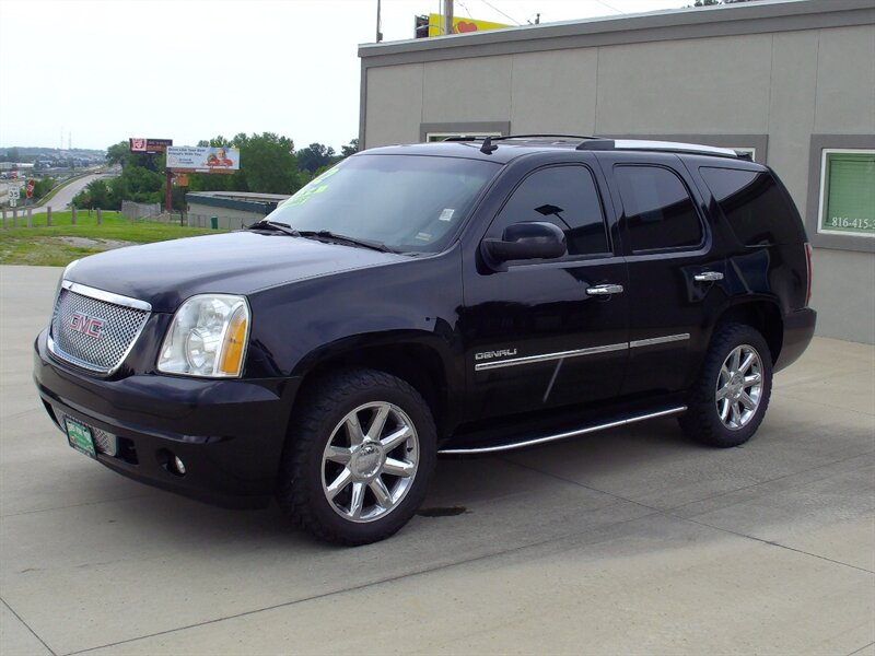 2012 GMC Yukon Denali   - Photo 1 - Pleasant Valley, MO 64068