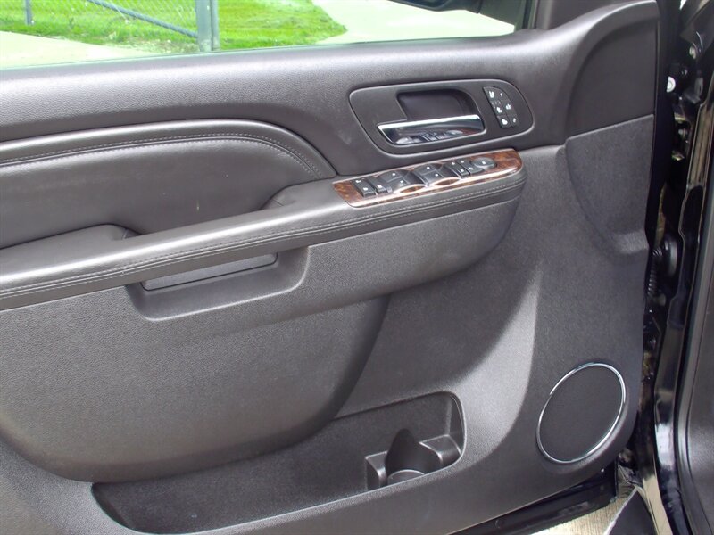 2012 GMC Yukon Denali   - Photo 11 - Pleasant Valley, MO 64068