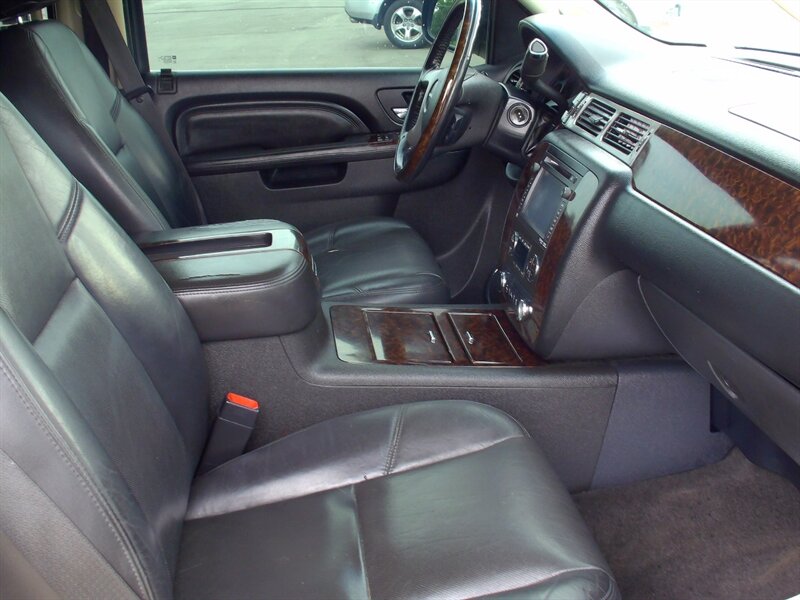 2012 GMC Yukon Denali   - Photo 16 - Pleasant Valley, MO 64068