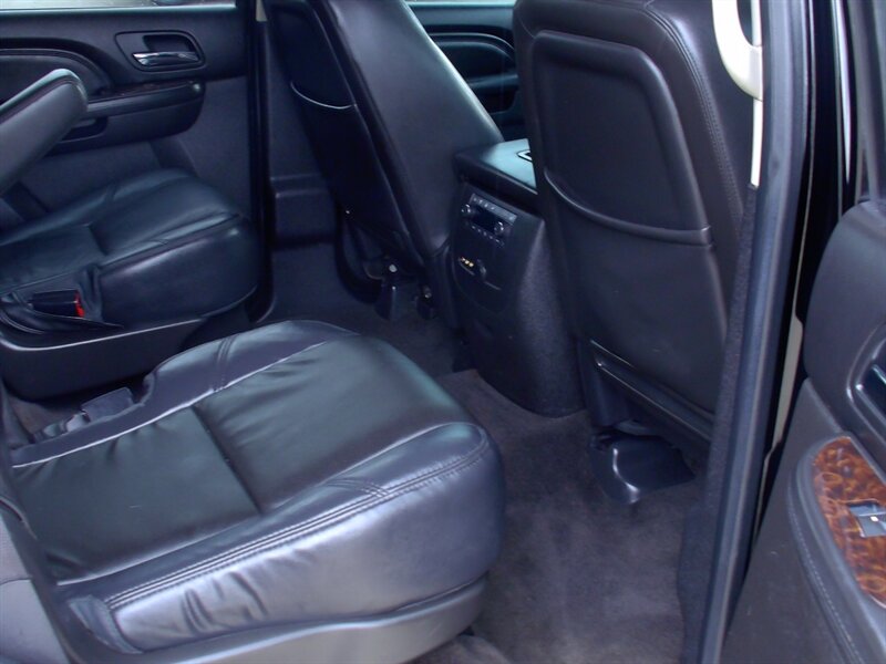 2012 GMC Yukon Denali   - Photo 18 - Pleasant Valley, MO 64068