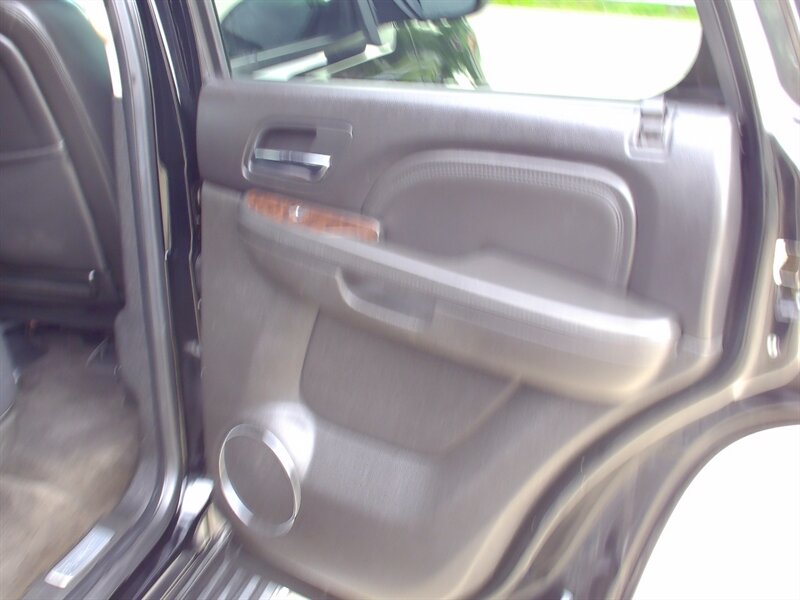 2012 GMC Yukon Denali   - Photo 19 - Pleasant Valley, MO 64068