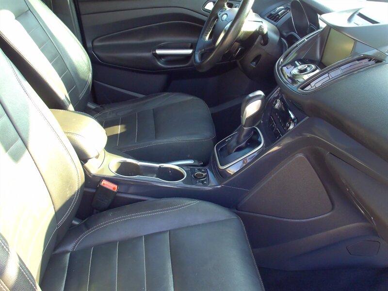 2014 Ford Escape Titanium - Photo 15 - Pleasant Valley, MO 64068
