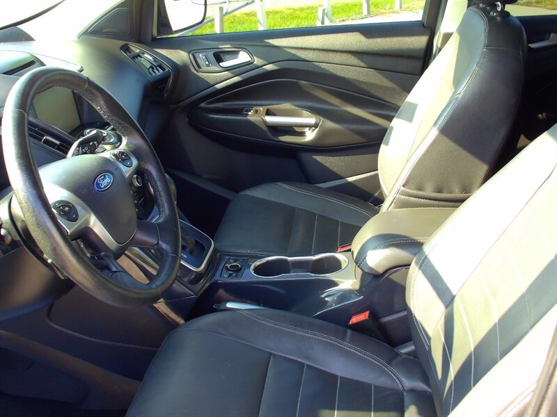 2014 Ford Escape Titanium - Photo 10 - Pleasant Valley, MO 64068