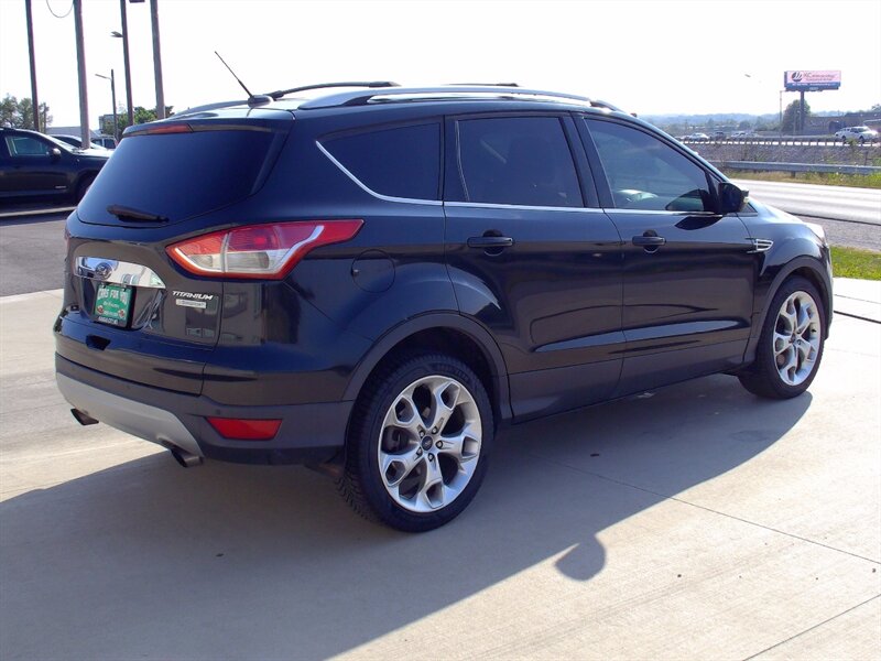 2014 Ford Escape Titanium - Photo 5 - Pleasant Valley, MO 64068