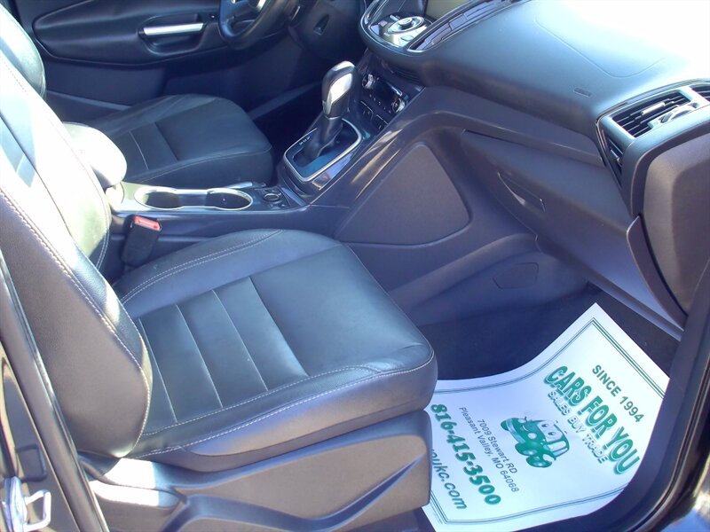 2014 Ford Escape Titanium - Photo 14 - Pleasant Valley, MO 64068