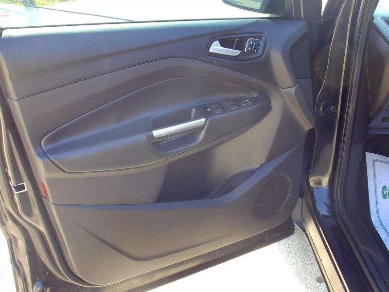2014 Ford Escape Titanium - Photo 11 - Pleasant Valley, MO 64068