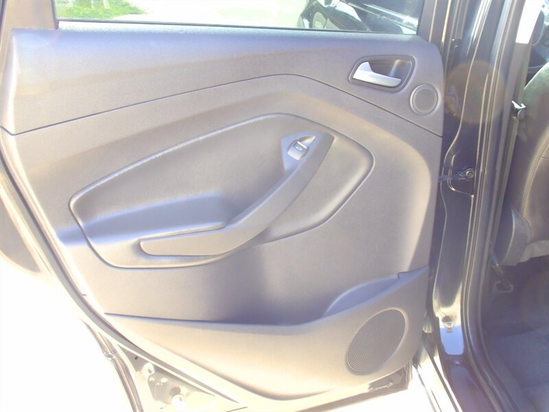 2014 Ford Escape Titanium - Photo 13 - Pleasant Valley, MO 64068