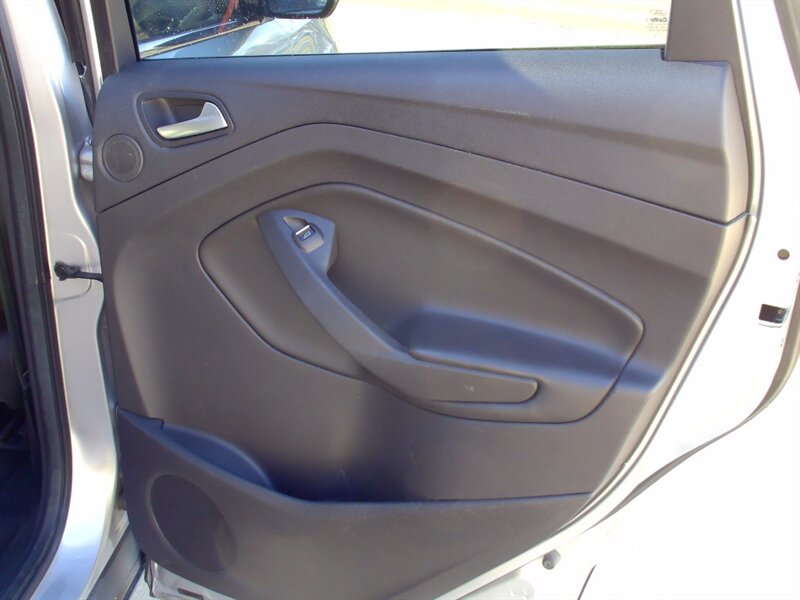 2013 Ford Escape SEL   - Photo 18 - Pleasant Valley, MO 64068