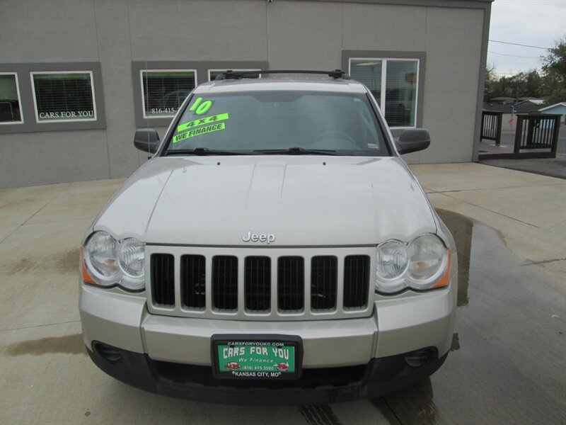 2010 Jeep Grand Cherokee Laredo   - Photo 2 - Pleasant Valley, MO 64068