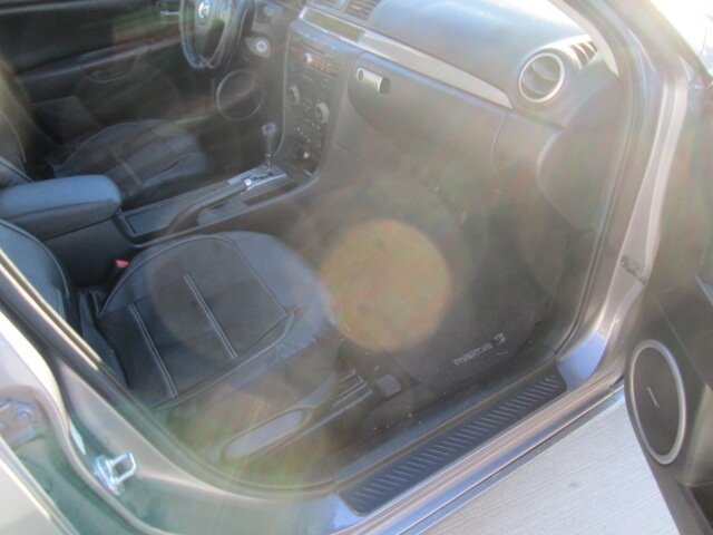 2006 Mazda MAZDA3 S   - Photo 14 - Pleasant Valley, MO 64068