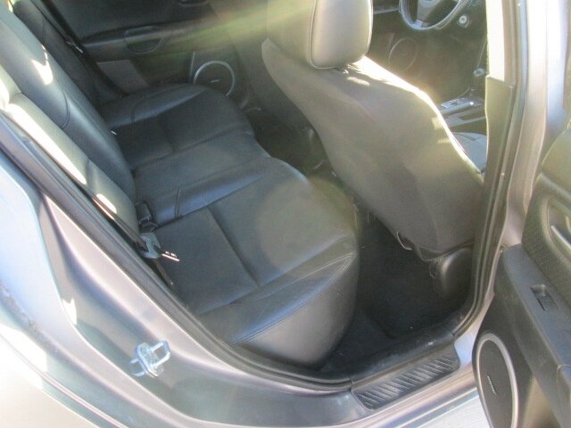 2006 Mazda MAZDA3 S   - Photo 17 - Pleasant Valley, MO 64068