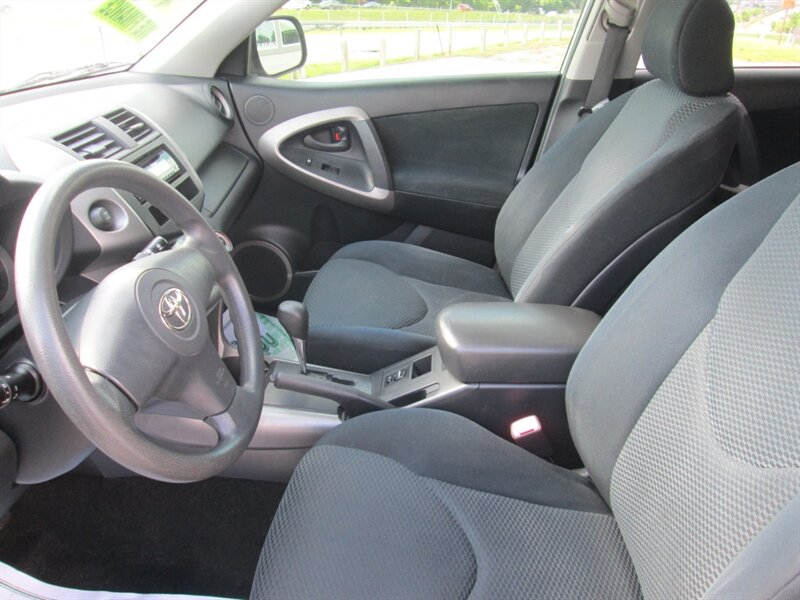 2007 Toyota RAV4 SPORT   - Photo 10 - Pleasant Valley, MO 64068