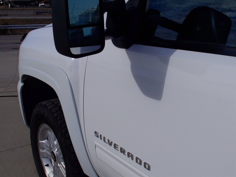 2012 Chevrolet Silverado 1500 LTZ   - Photo 24 - Pleasant Valley, MO 64068