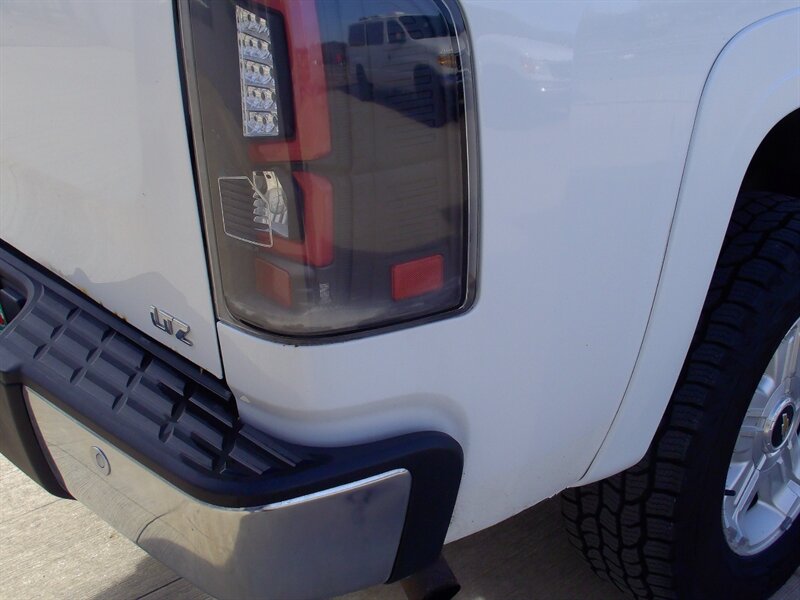 2012 Chevrolet Silverado 1500 LTZ   - Photo 31 - Pleasant Valley, MO 64068