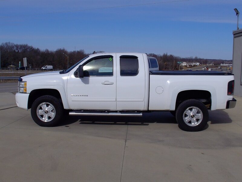 2012 Chevrolet Silverado 1500 LTZ   - Photo 8 - Pleasant Valley, MO 64068