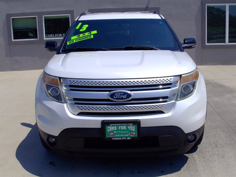 2013 Ford Explorer XLT   - Photo 2 - Pleasant Valley, MO 64068