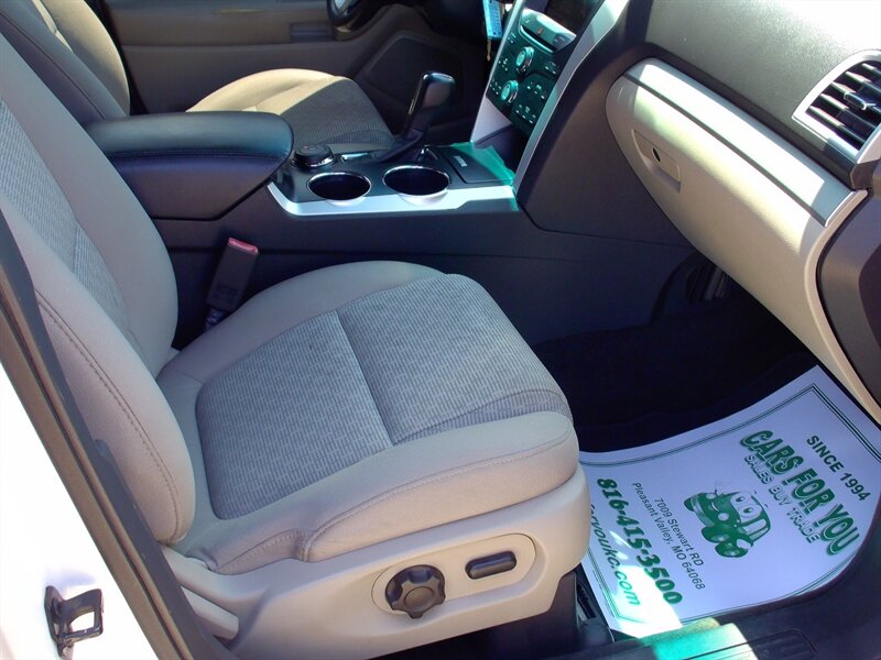 2013 Ford Explorer XLT   - Photo 15 - Pleasant Valley, MO 64068