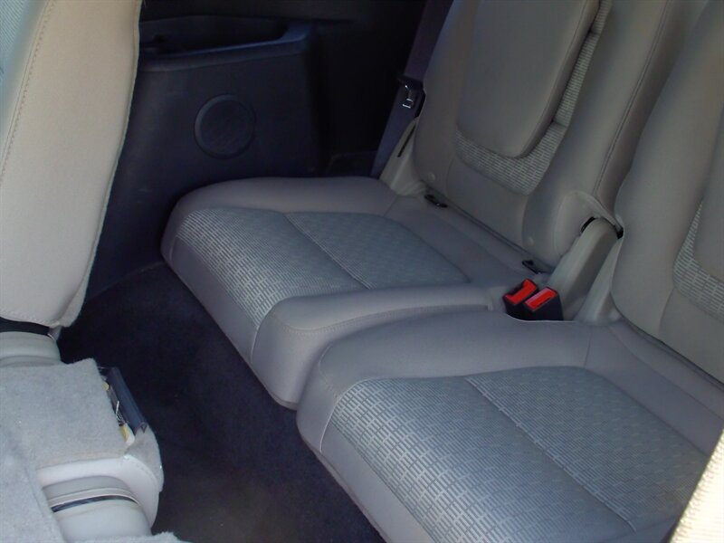 2013 Ford Explorer XLT   - Photo 14 - Pleasant Valley, MO 64068