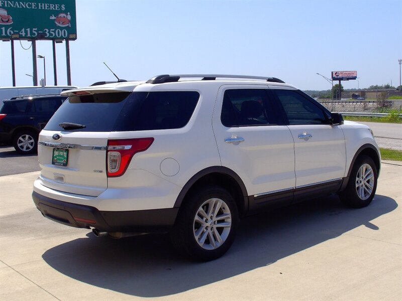 2013 Ford Explorer XLT   - Photo 5 - Pleasant Valley, MO 64068