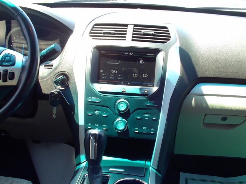 2013 Ford Explorer XLT   - Photo 21 - Pleasant Valley, MO 64068