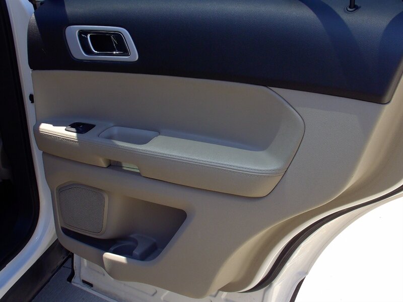 2013 Ford Explorer XLT   - Photo 19 - Pleasant Valley, MO 64068