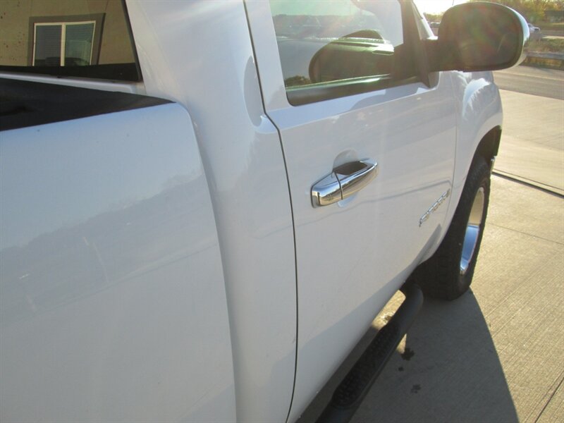 2008 GMC Sierra 1500 REG CAB SHORT BED   - Photo 26 - Pleasant Valley, MO 64068