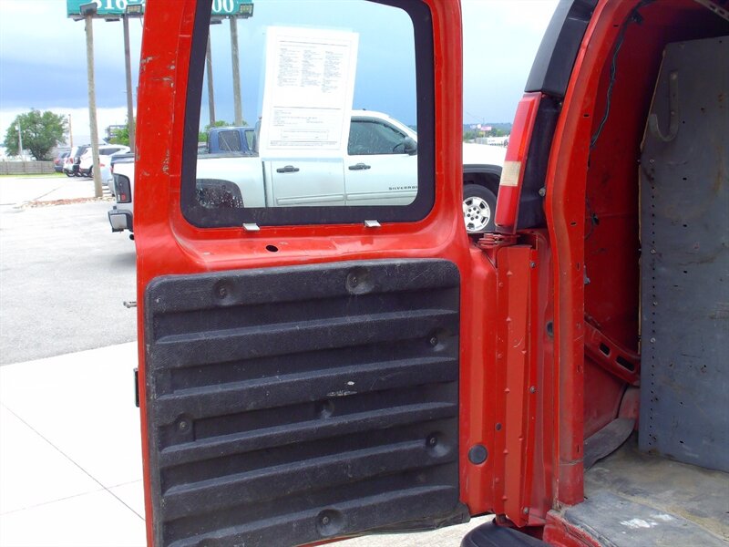2015 Chevrolet Express 3500 - Photo 22 - Pleasant Valley, MO 64068
